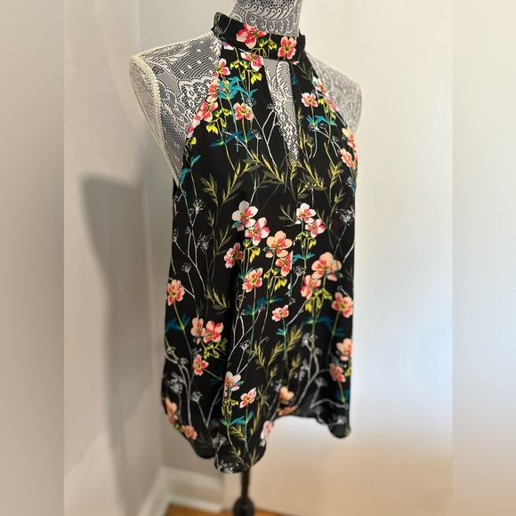 Express Womens Size: M Black/ Pink Floral Halter Top Sleeveless Keyhole Blouse. - Picture 8 of 12